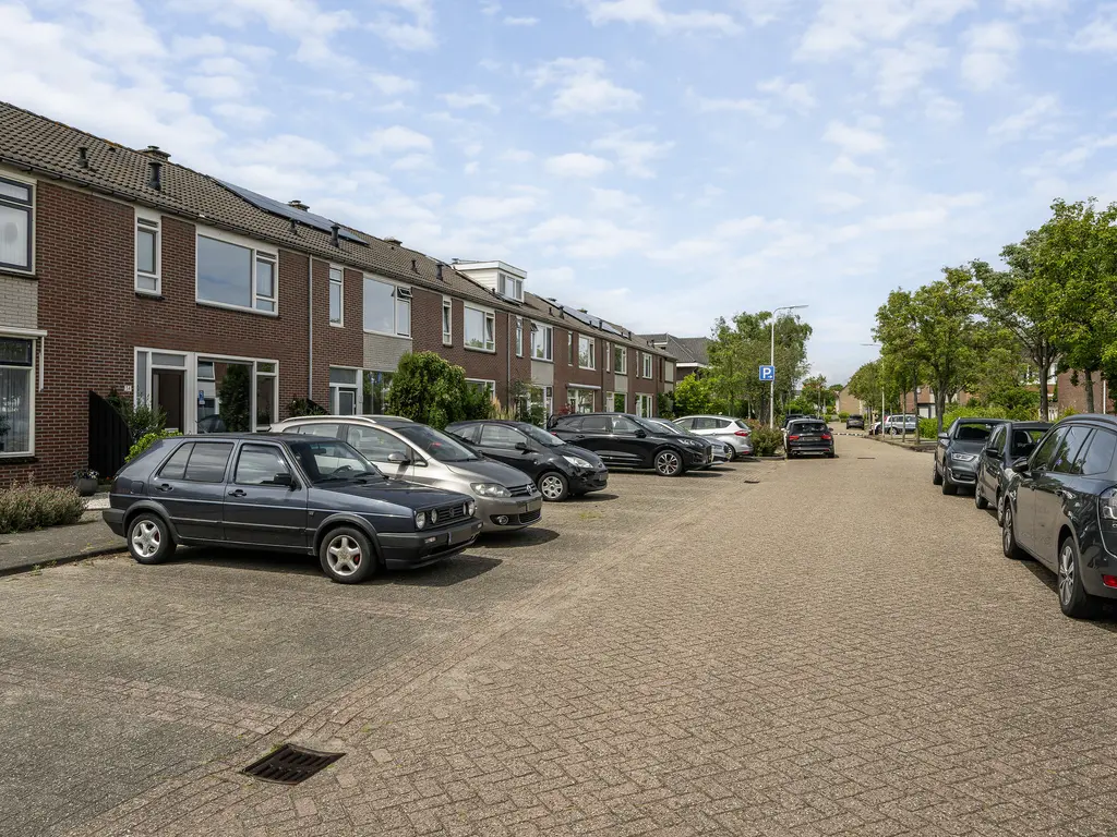 Abeelstraat 32, 'S-GRAVENZANDE