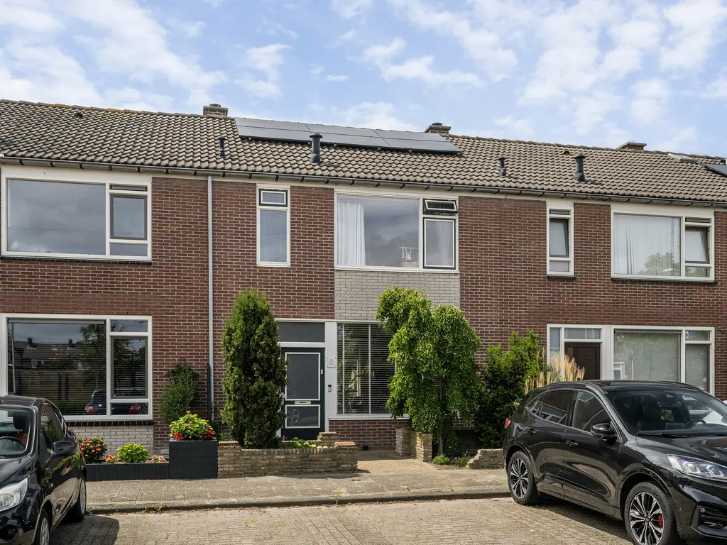 Abeelstraat 32, 'S-GRAVENZANDE