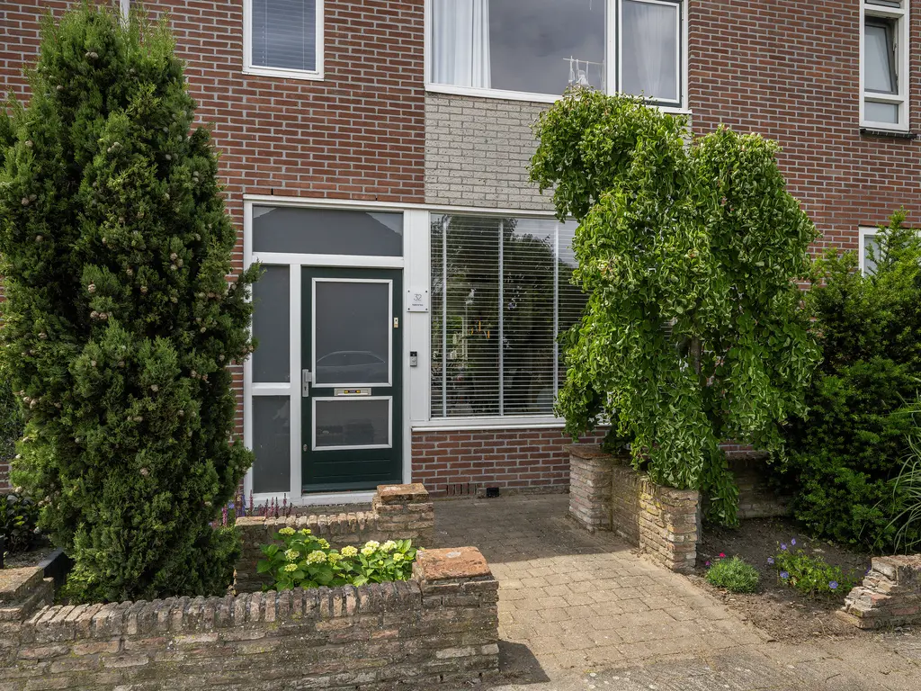 Abeelstraat 32, 'S-GRAVENZANDE