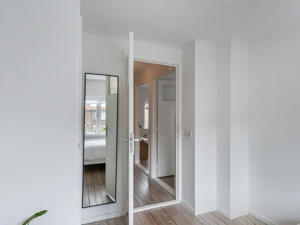 Hazelaarstraat 9, MONSTER