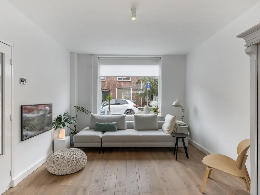 Hazelaarstraat 9, MONSTER