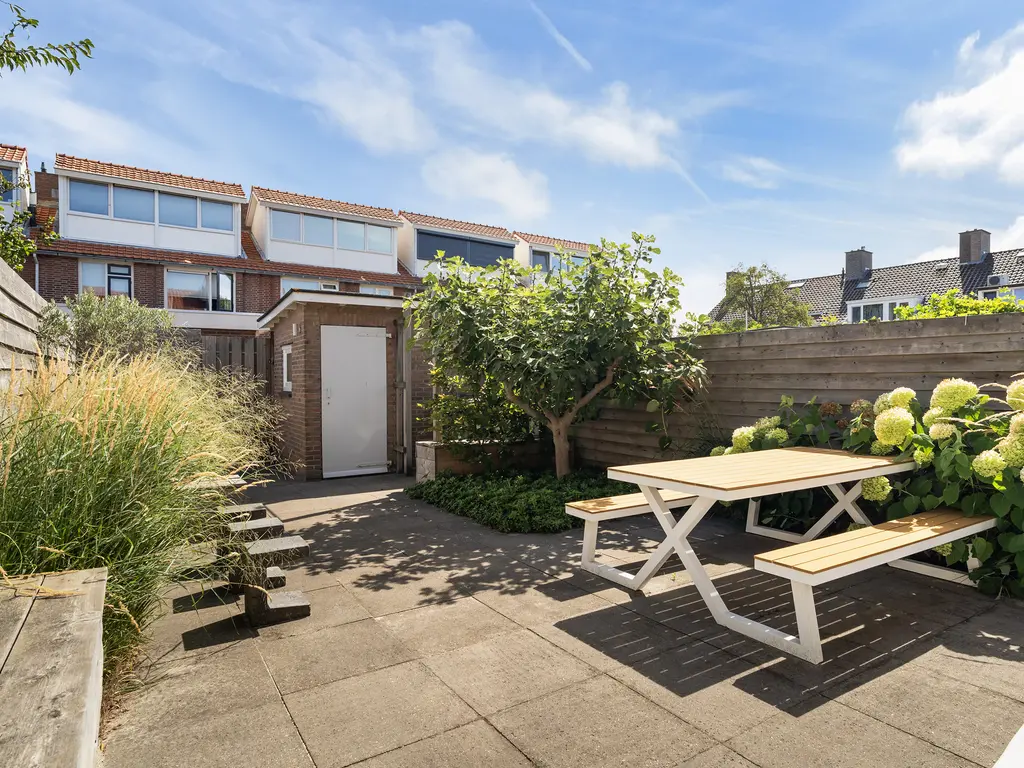 Hazelaarstraat 9, MONSTER