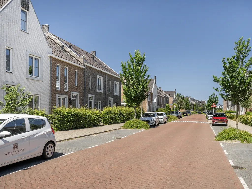 Fluwijn 46, 'S-GRAVENZANDE