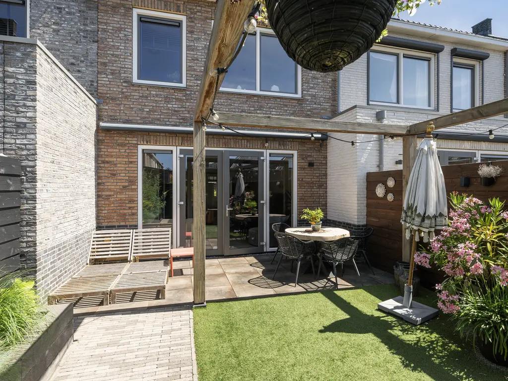 Fluwijn 46, 'S-GRAVENZANDE