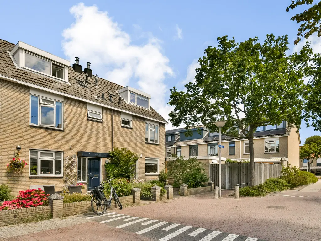 Talmastraat 2, NAALDWIJK