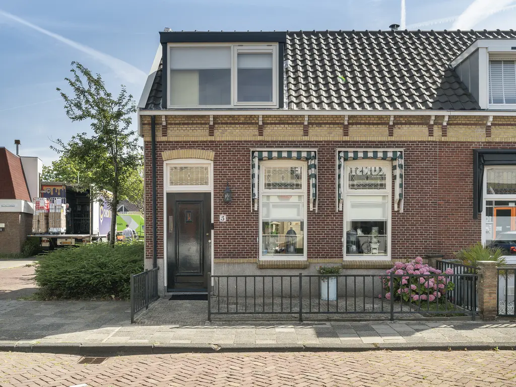 Zuideinde 5, NAALDWIJK