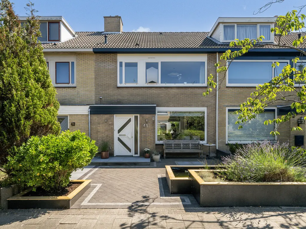 Ahornplein 41, 'S-GRAVENZANDE