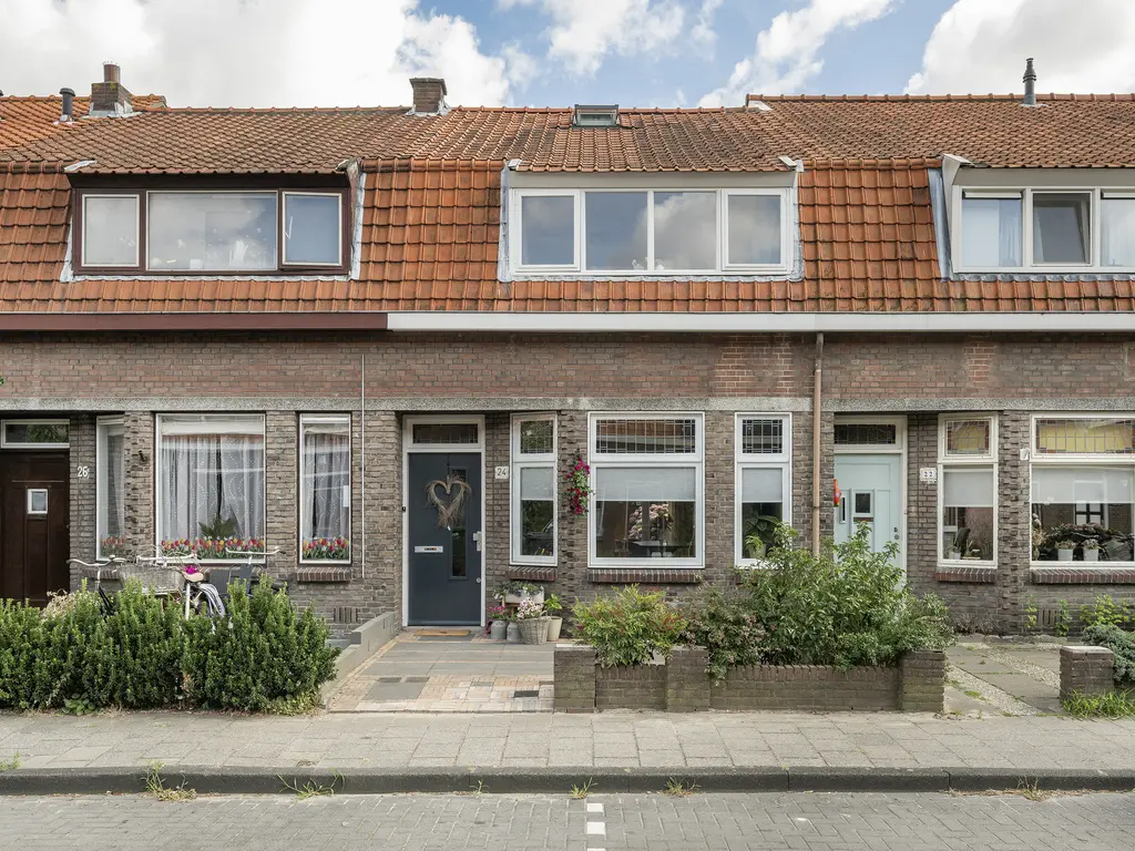 Duiventorenstraat 24, NAALDWIJK