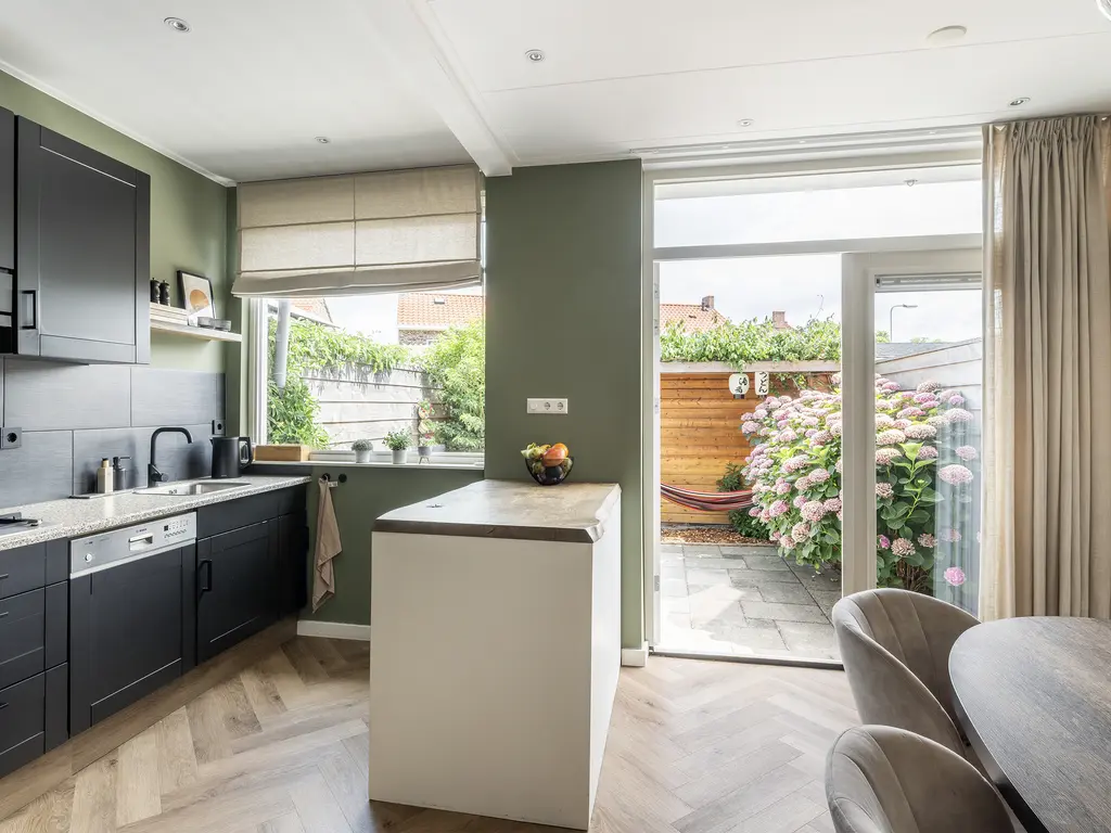 Duiventorenstraat 24, NAALDWIJK