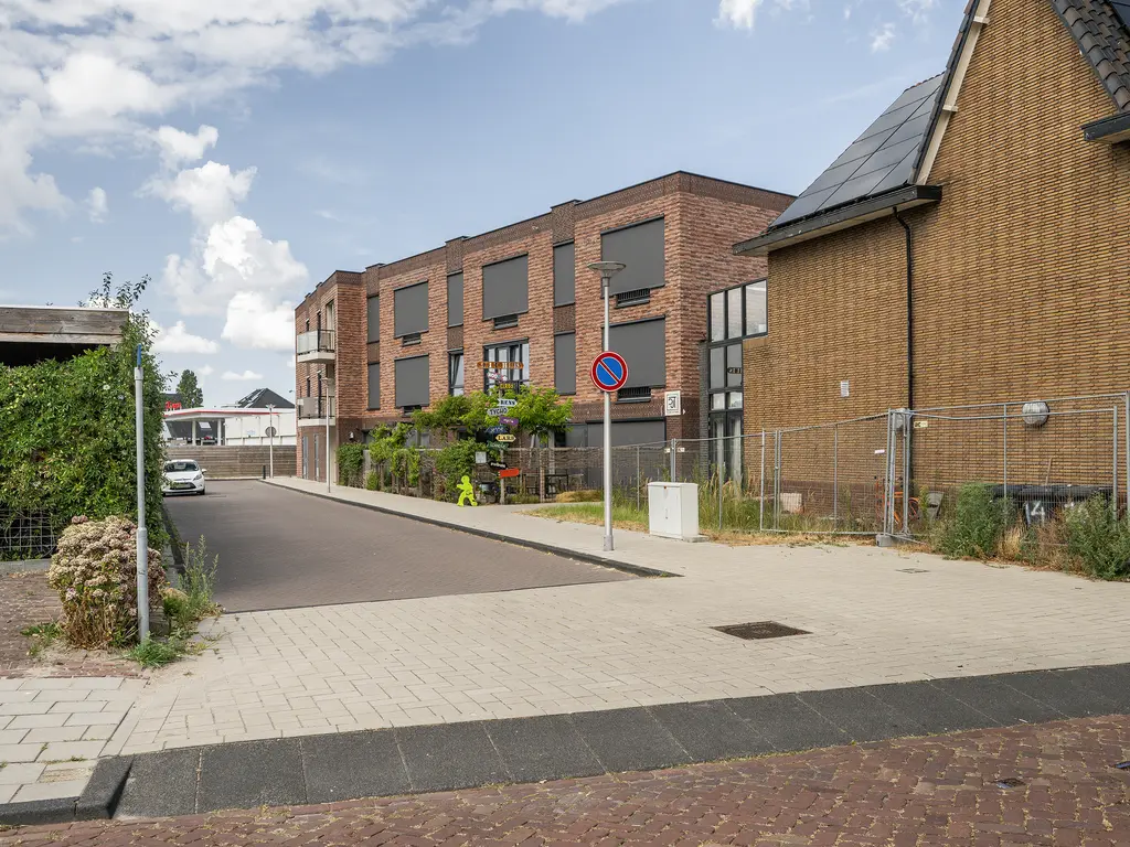 Zuidbrug 38, NAALDWIJK