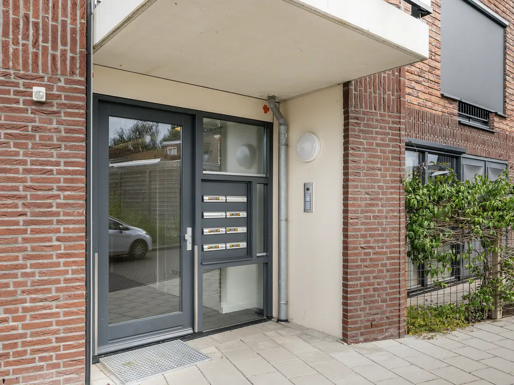 Zuidbrug 38, NAALDWIJK