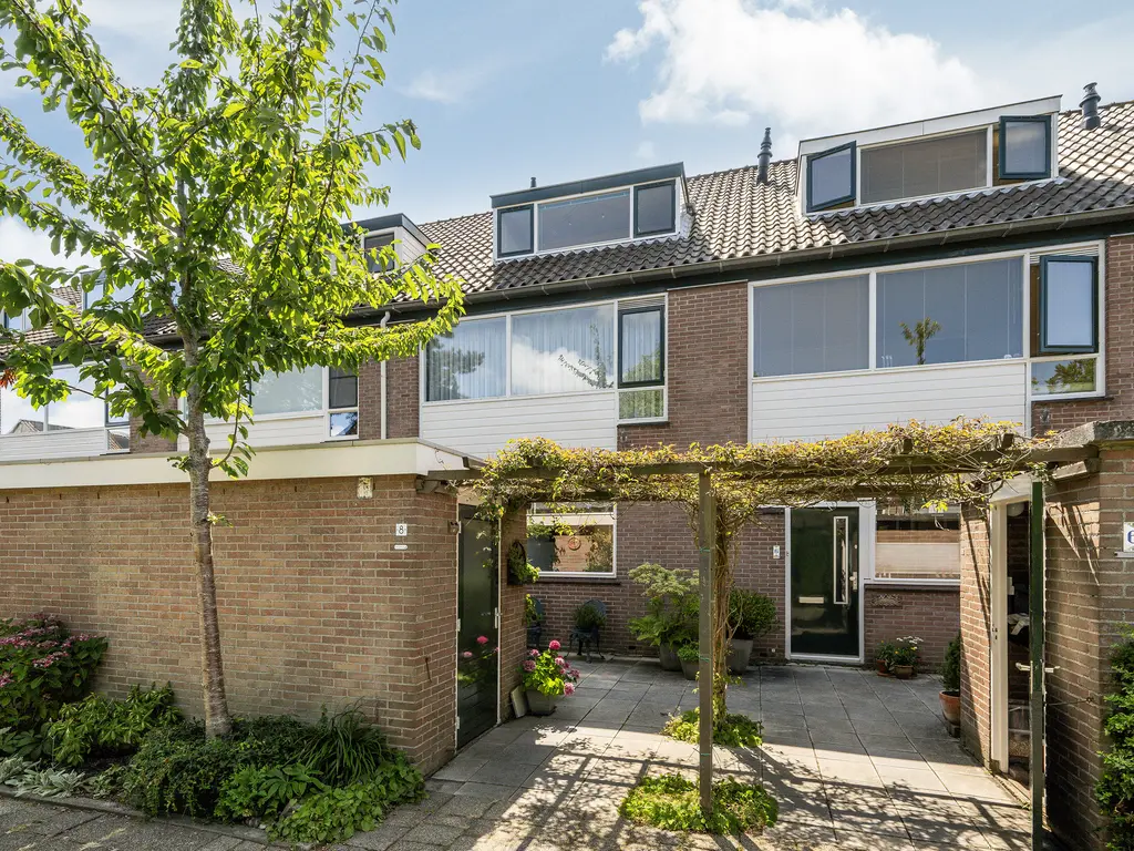 Vuurdoorn 8, NAALDWIJK