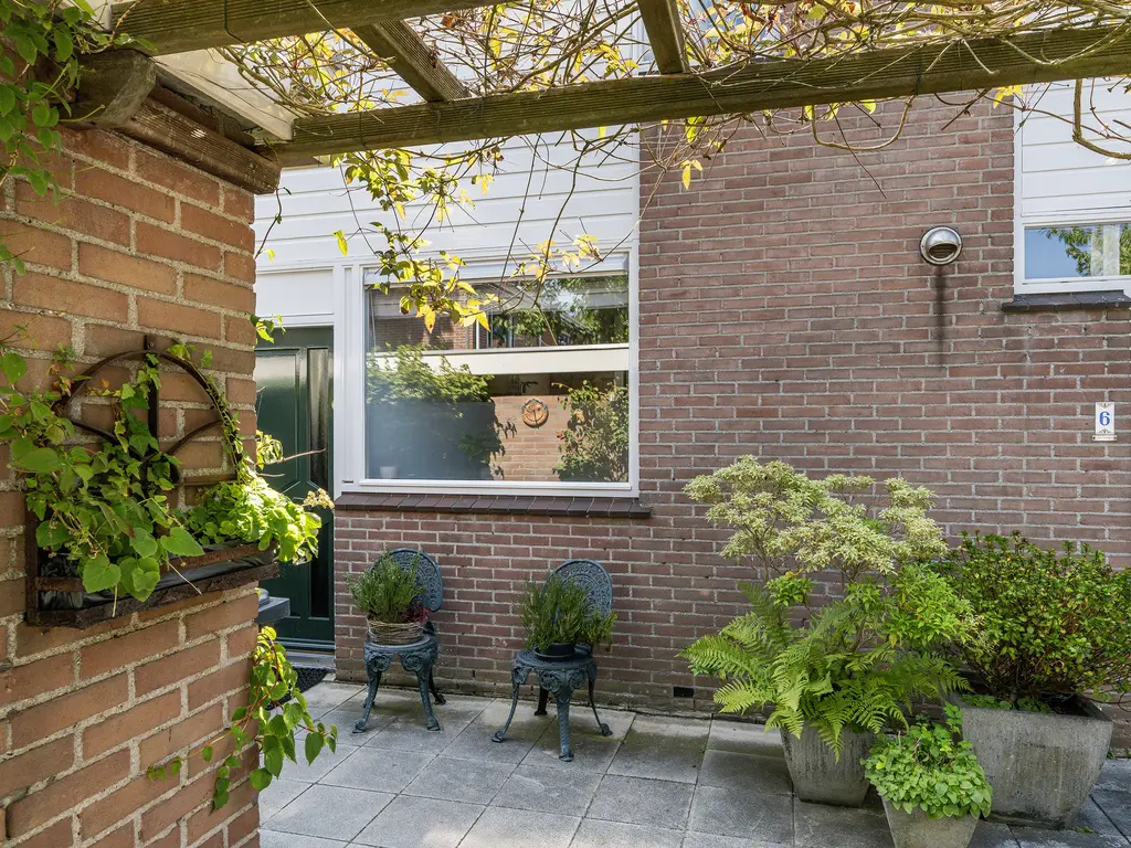 Vuurdoorn 8, NAALDWIJK
