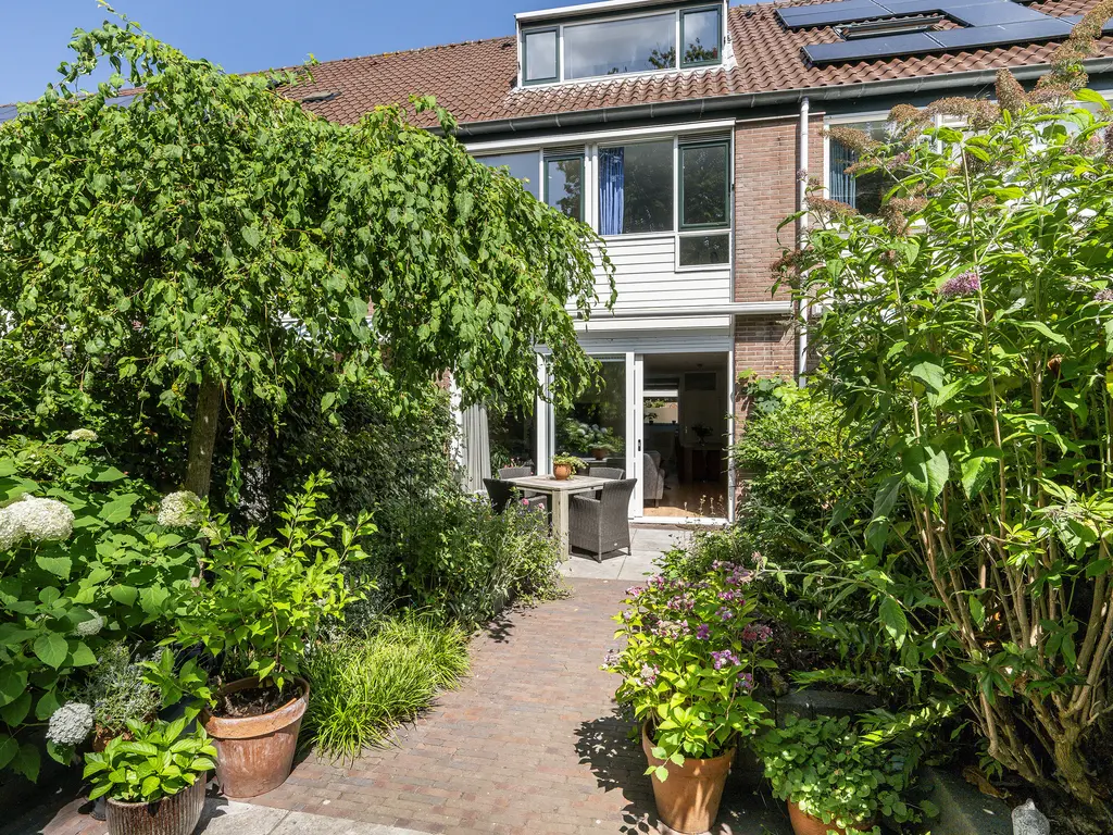 Vuurdoorn 8, NAALDWIJK