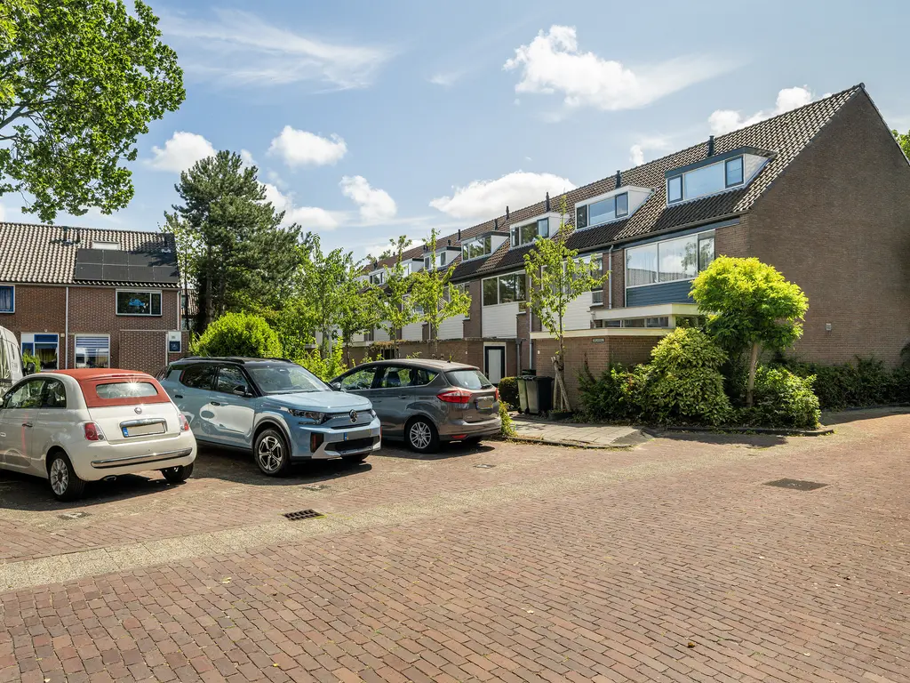 Vuurdoorn 8, NAALDWIJK