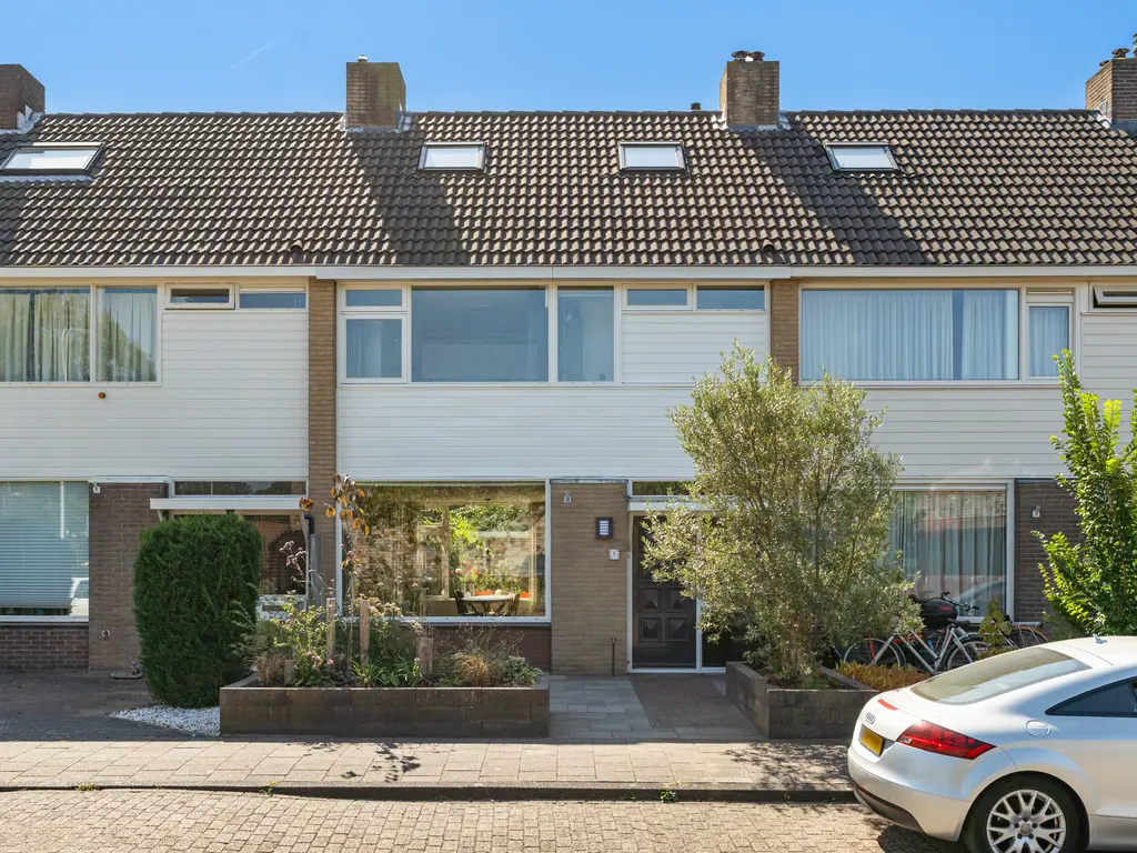 Bachlaan 8, NAALDWIJK