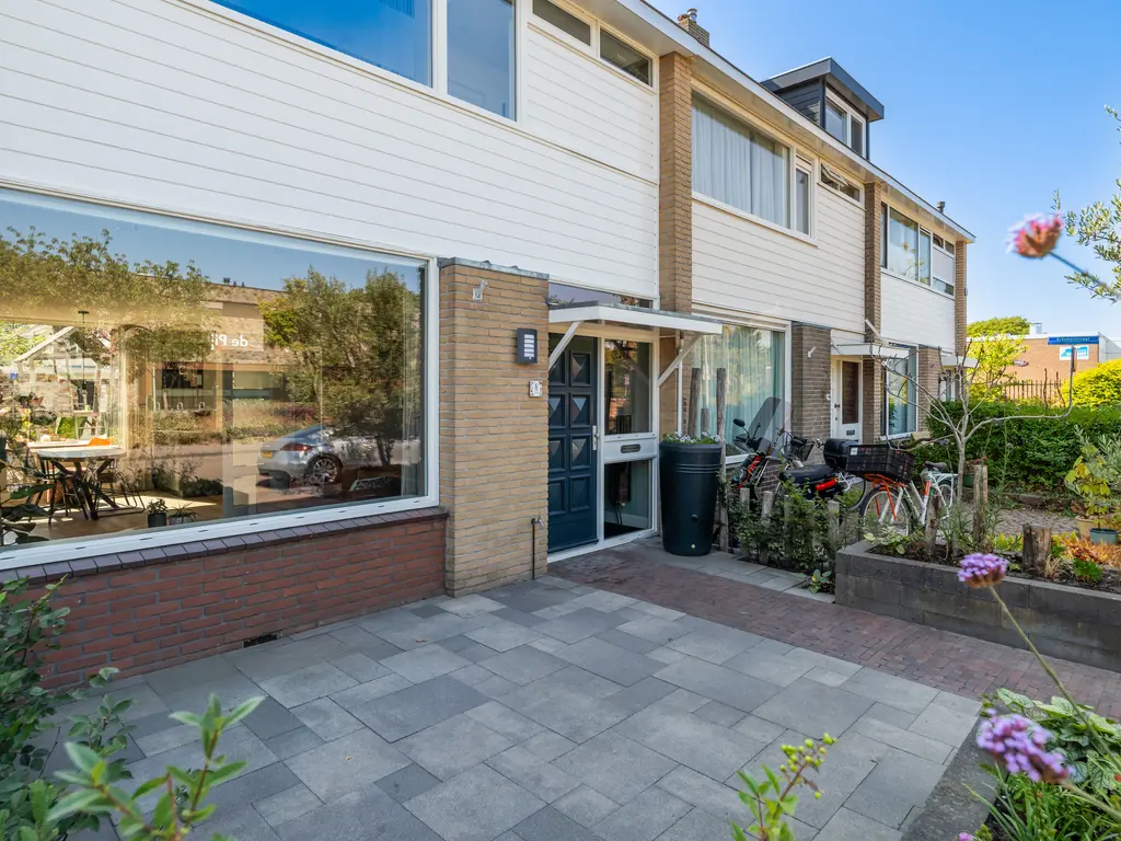 Bachlaan 8, NAALDWIJK