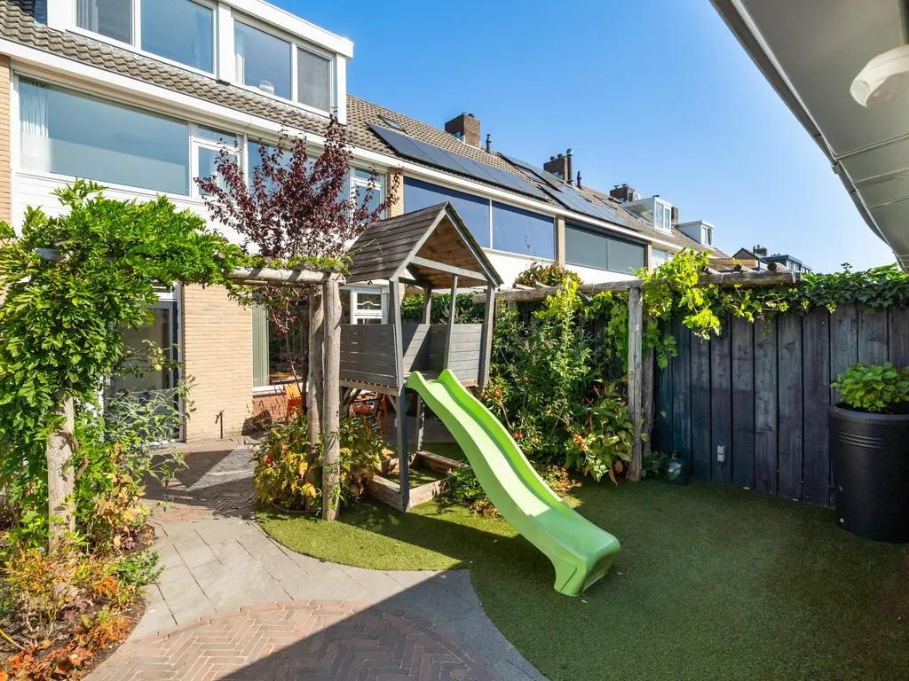 Bachlaan 8, NAALDWIJK