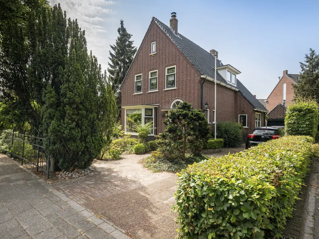 Kruisweg 24, NAALDWIJK