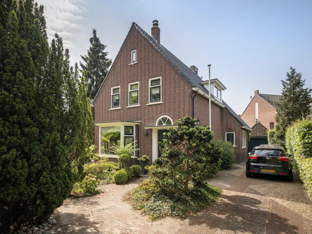 Kruisweg 24, NAALDWIJK