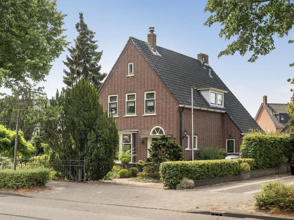 Kruisweg 24, NAALDWIJK