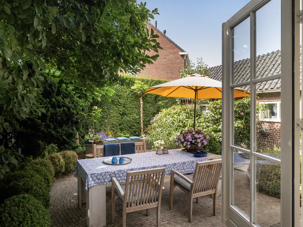Kruisweg 24, NAALDWIJK