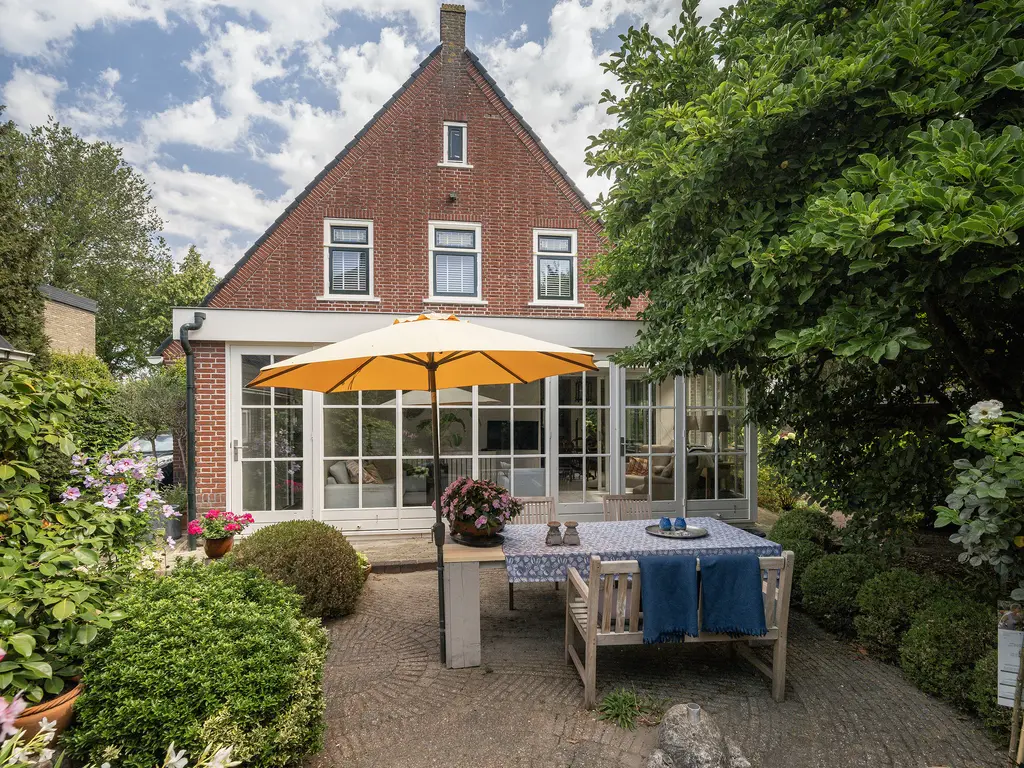 Kruisweg 24, NAALDWIJK