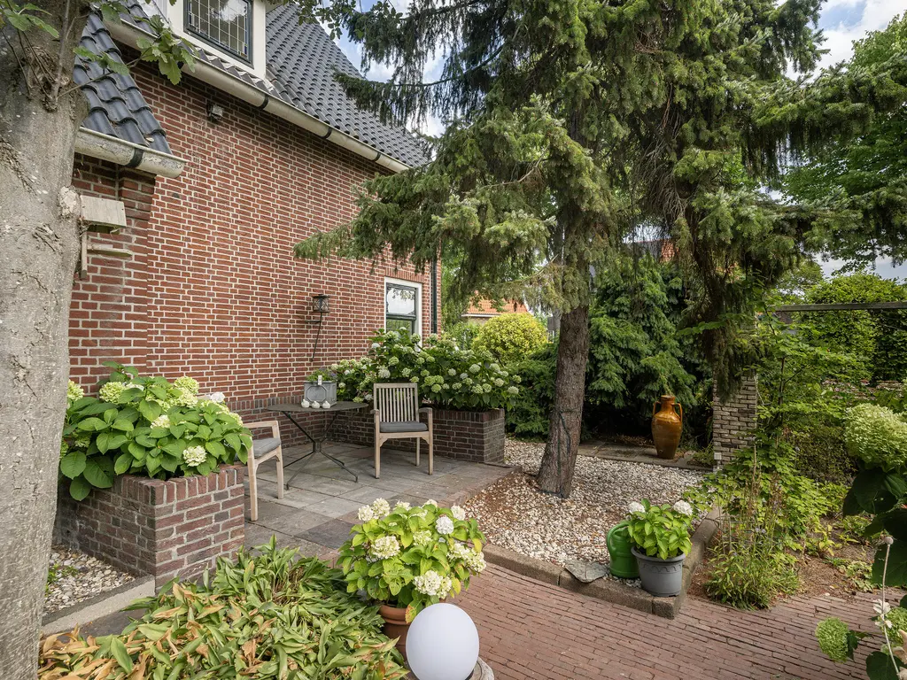 Kruisweg 24, NAALDWIJK