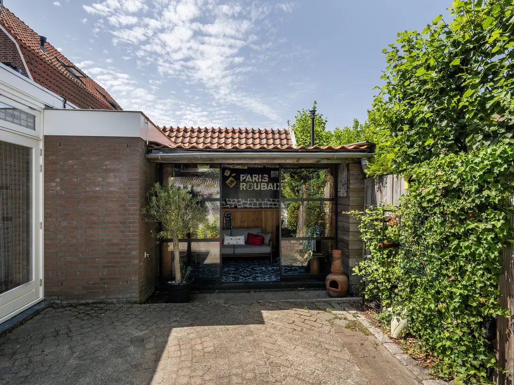 Emmastraat 64, MONSTER