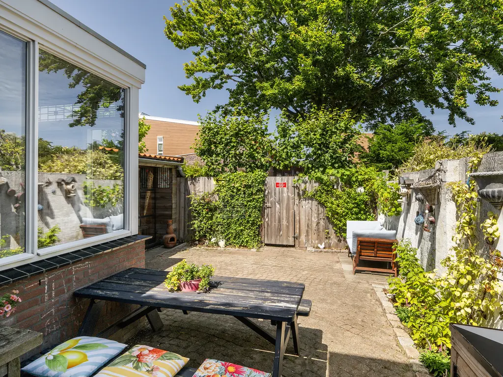 Emmastraat 64, MONSTER