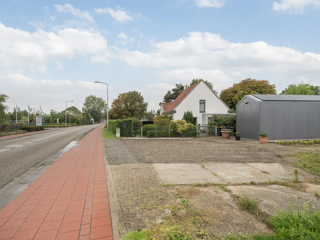 Zwartendijk 40, MONSTER