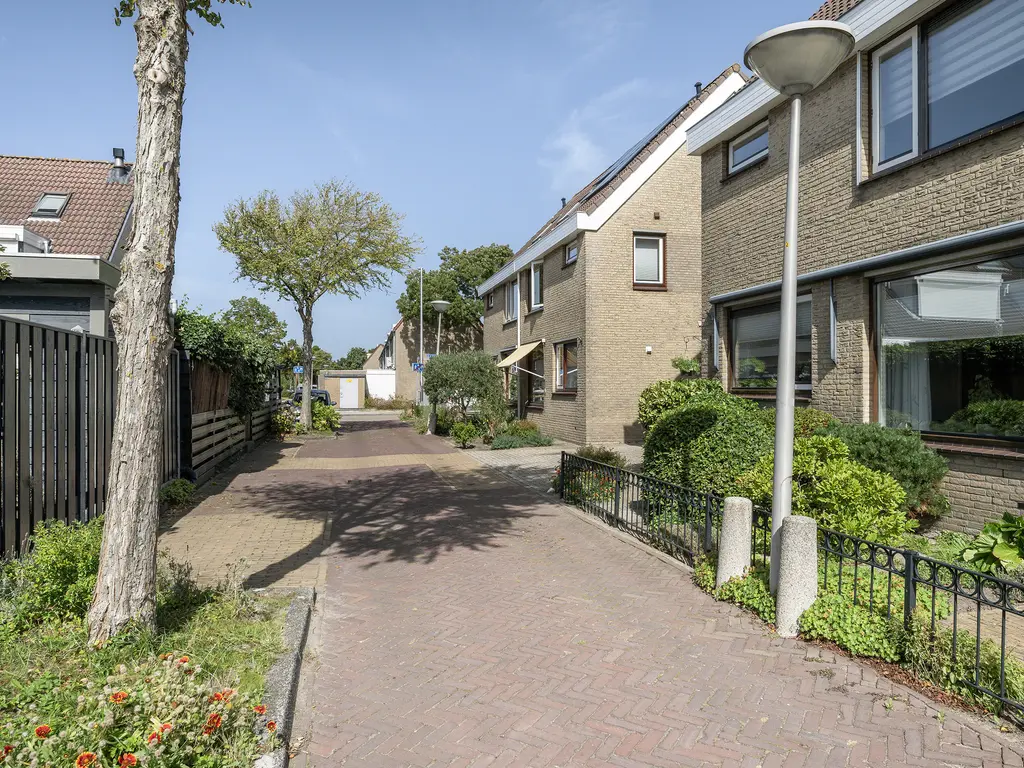 Van Houtenstraat 5, NAALDWIJK