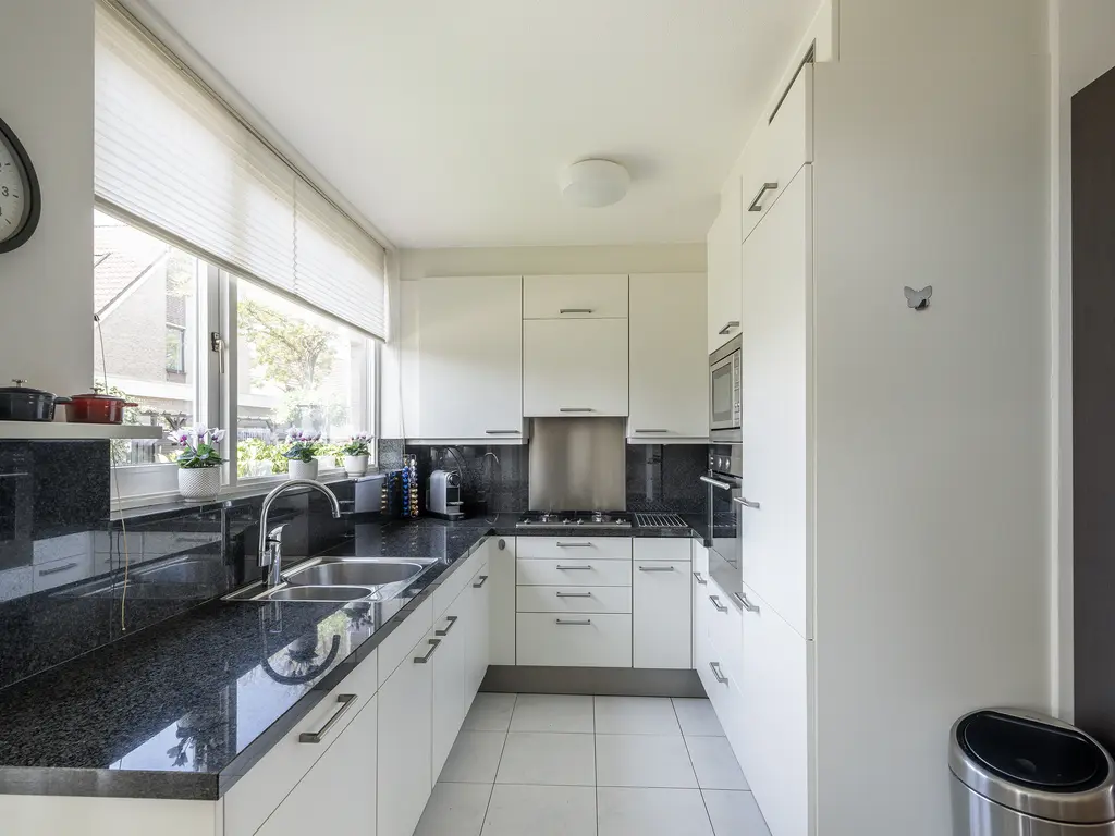 Van Houtenstraat 5, NAALDWIJK