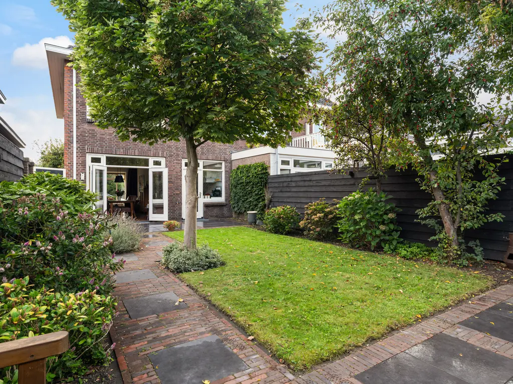 Emmastraat 90, MONSTER