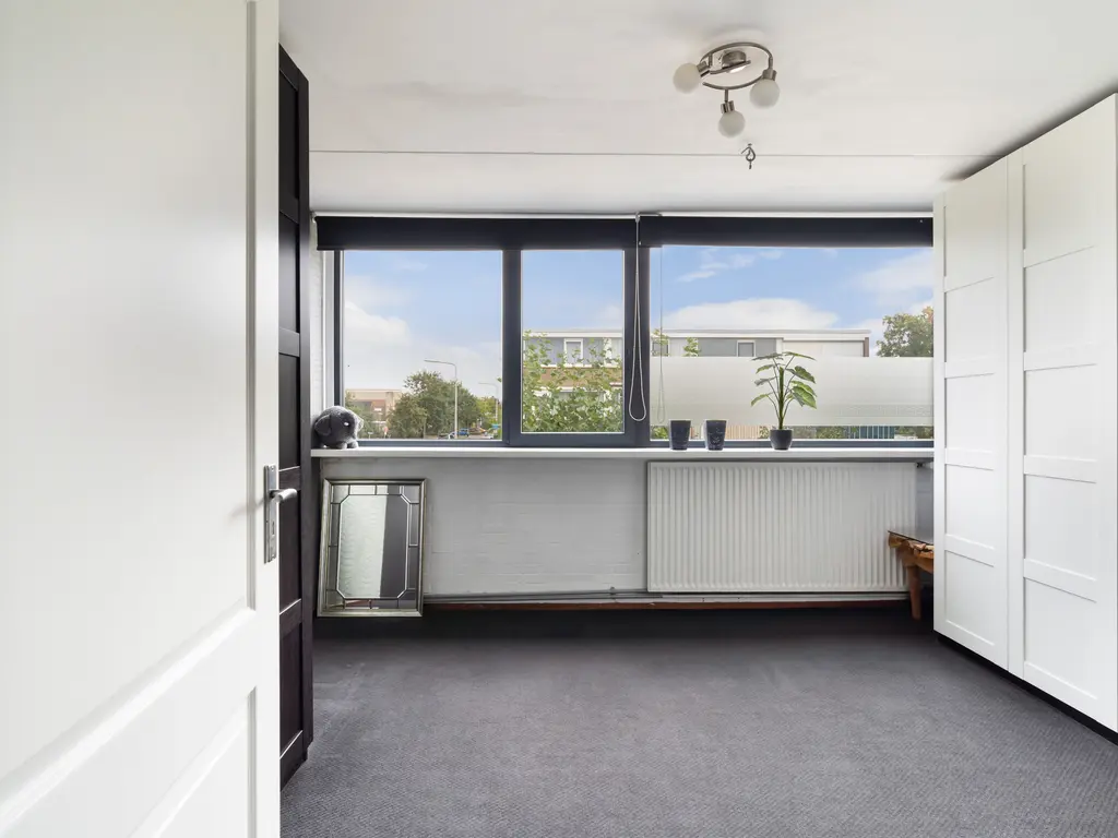 Goudenregenstraat 75, MONSTER