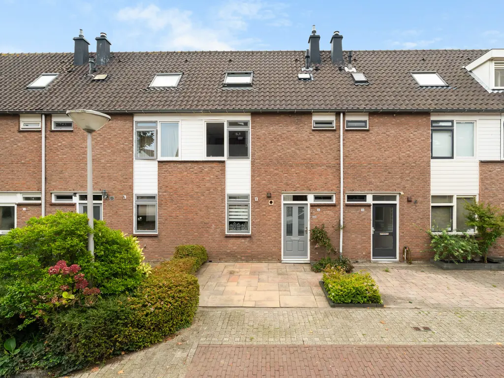 Cort van der Lindenstraat 12, NAALDWIJK