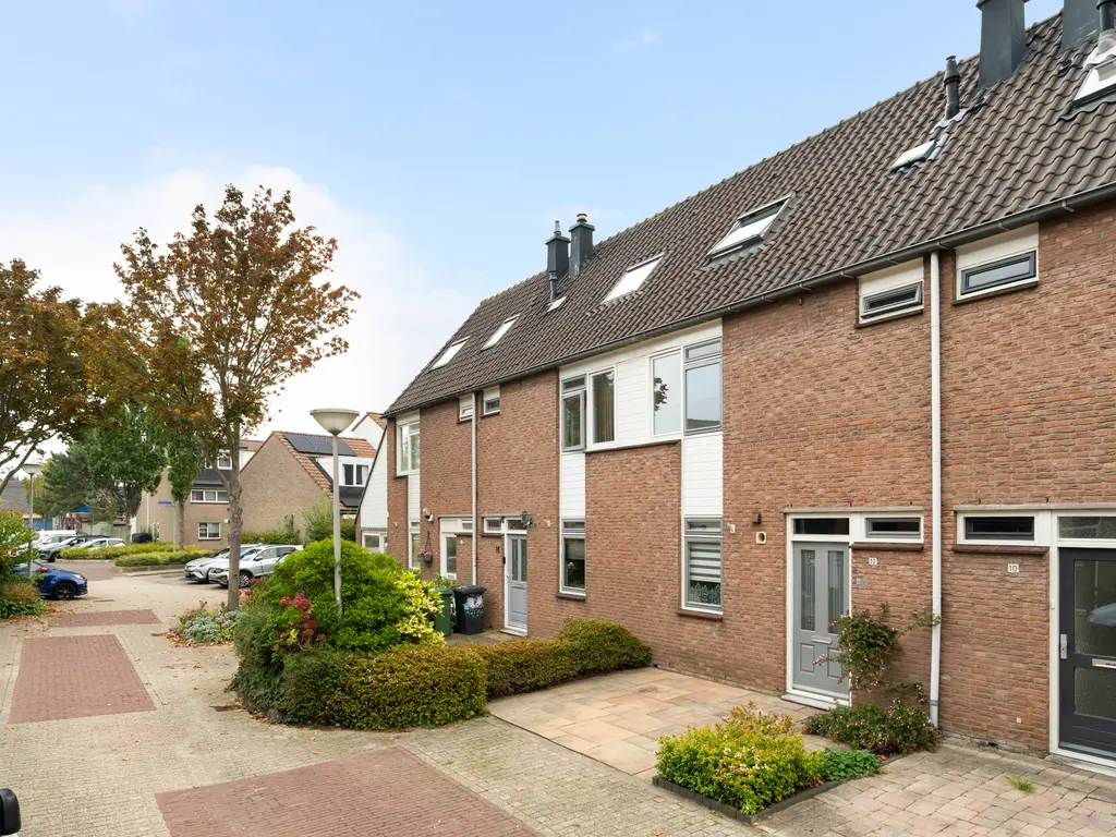 Cort van der Lindenstraat 12, NAALDWIJK