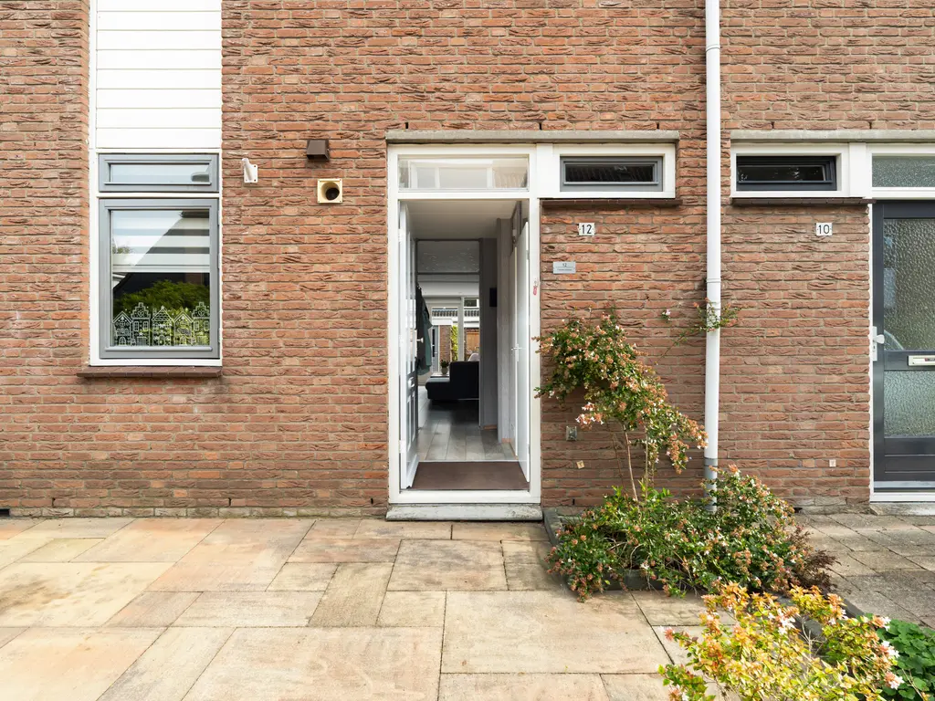 Cort van der Lindenstraat 12, NAALDWIJK