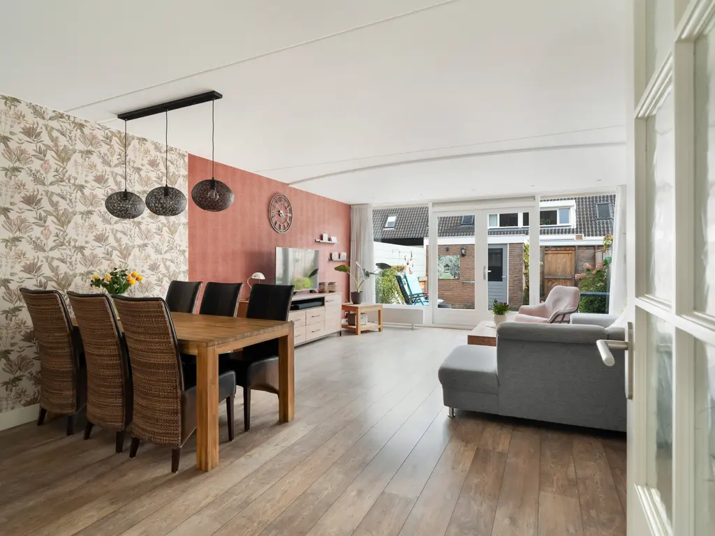 Cort van der Lindenstraat 12, NAALDWIJK