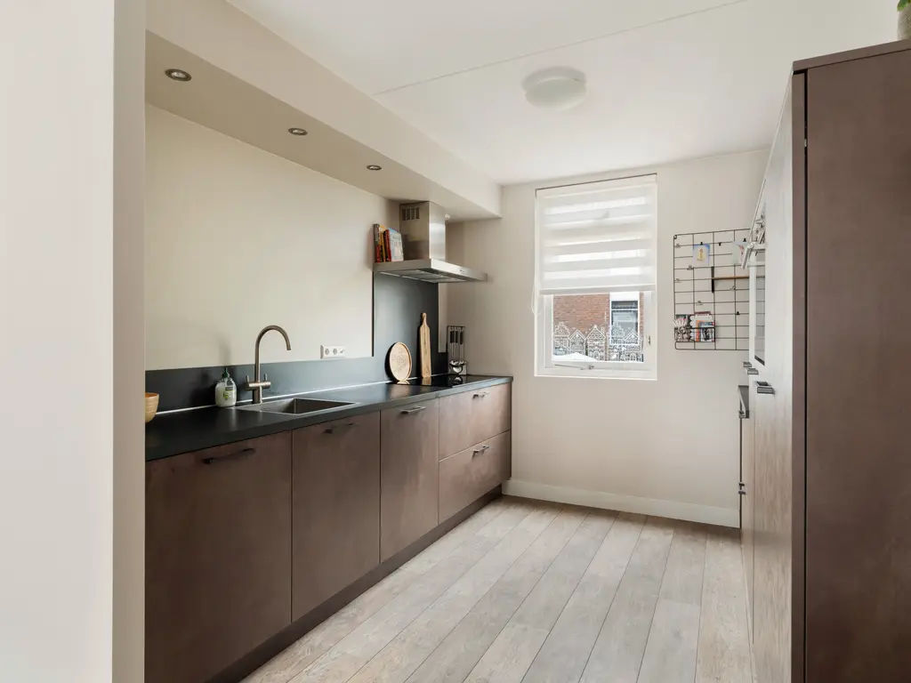 Cort van der Lindenstraat 12, NAALDWIJK