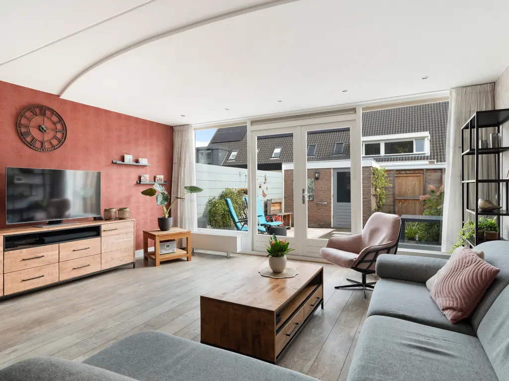 Cort van der Lindenstraat 12, NAALDWIJK