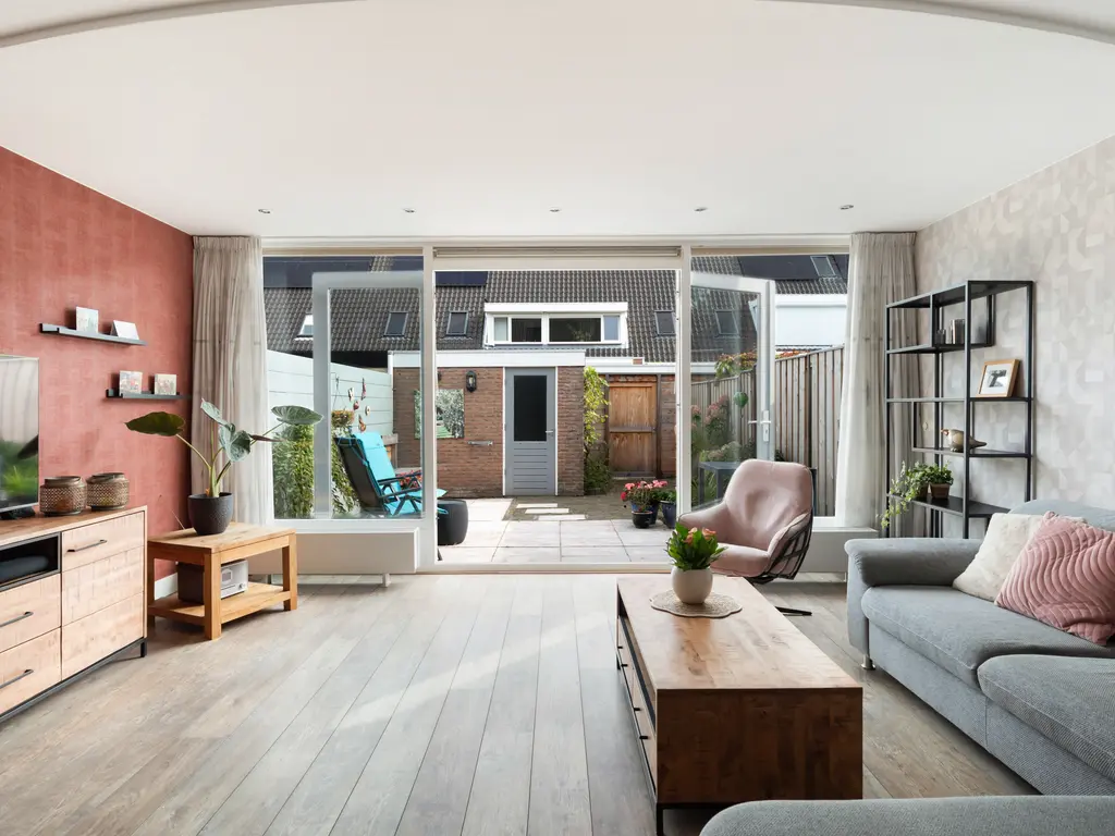 Cort van der Lindenstraat 12, NAALDWIJK