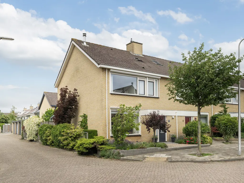 Lijsterbesstraat 14, 'S-GRAVENZANDE