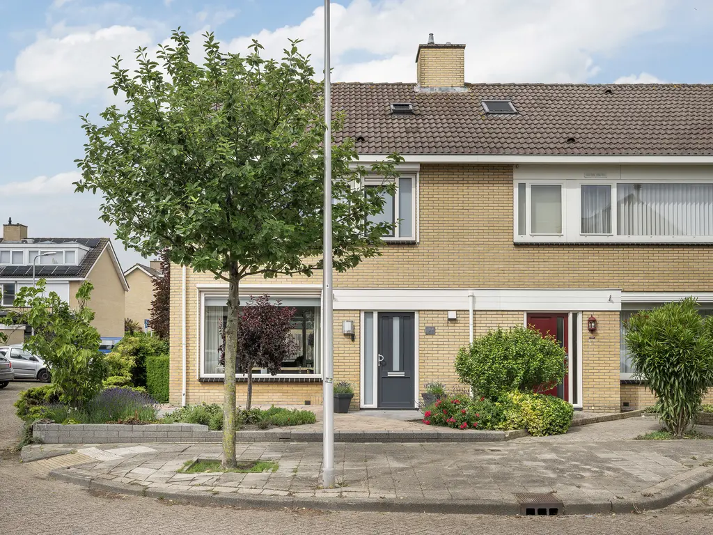 Lijsterbesstraat 14, 'S-GRAVENZANDE