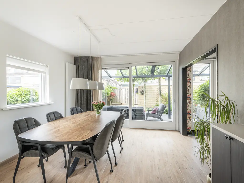 Lijsterbesstraat 14, 'S-GRAVENZANDE