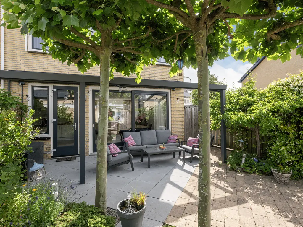 Lijsterbesstraat 14, 'S-GRAVENZANDE