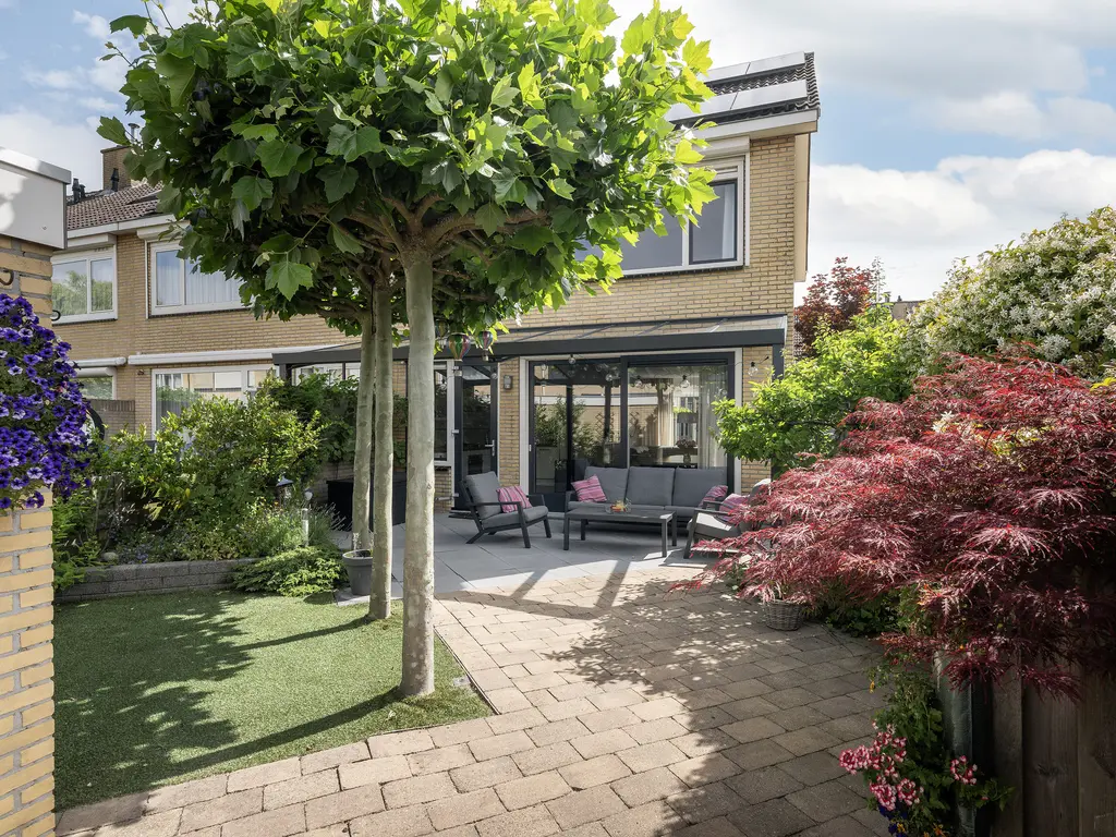 Lijsterbesstraat 14, 'S-GRAVENZANDE