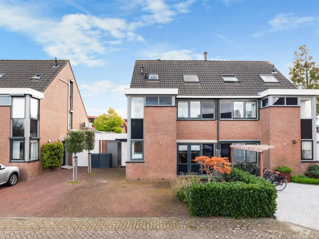 Van der Does de Willeboisstraat 27, WATERINGEN