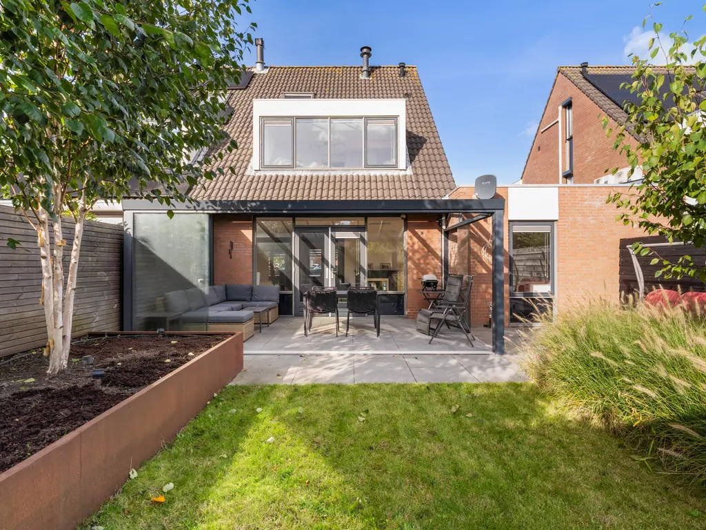 Van der Does de Willeboisstraat 27, WATERINGEN