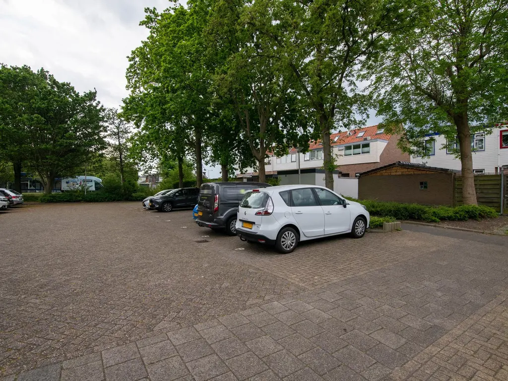 Naaldwijkseweg 224, 'S-GRAVENZANDE